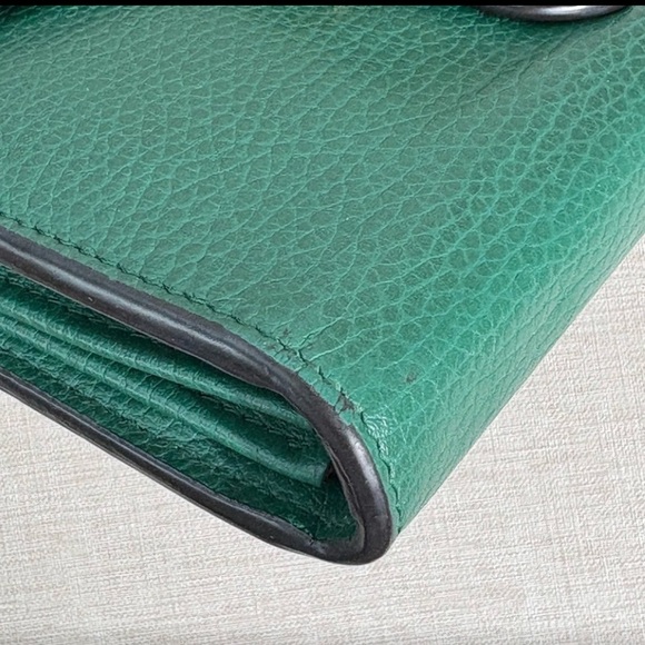 Gucci Green Leather Bag with Silver Chain - Picture 6 of 12